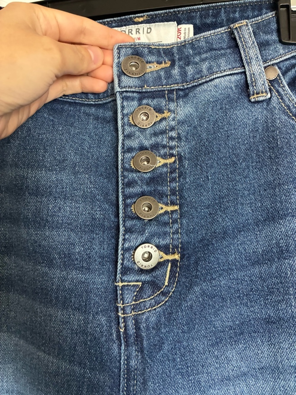 Torrid medium blue distressed button-fly Jeans Pockets Straight Leg size 20R - Picture 4 of 10
